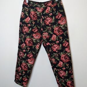 5/$25 *💥 NWOT Sugar Lips Floral Jacquard Cropped Pants
